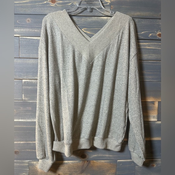 easel Sweaters - Easel Women's Heathered Tan /Gray V-Neck Sweater